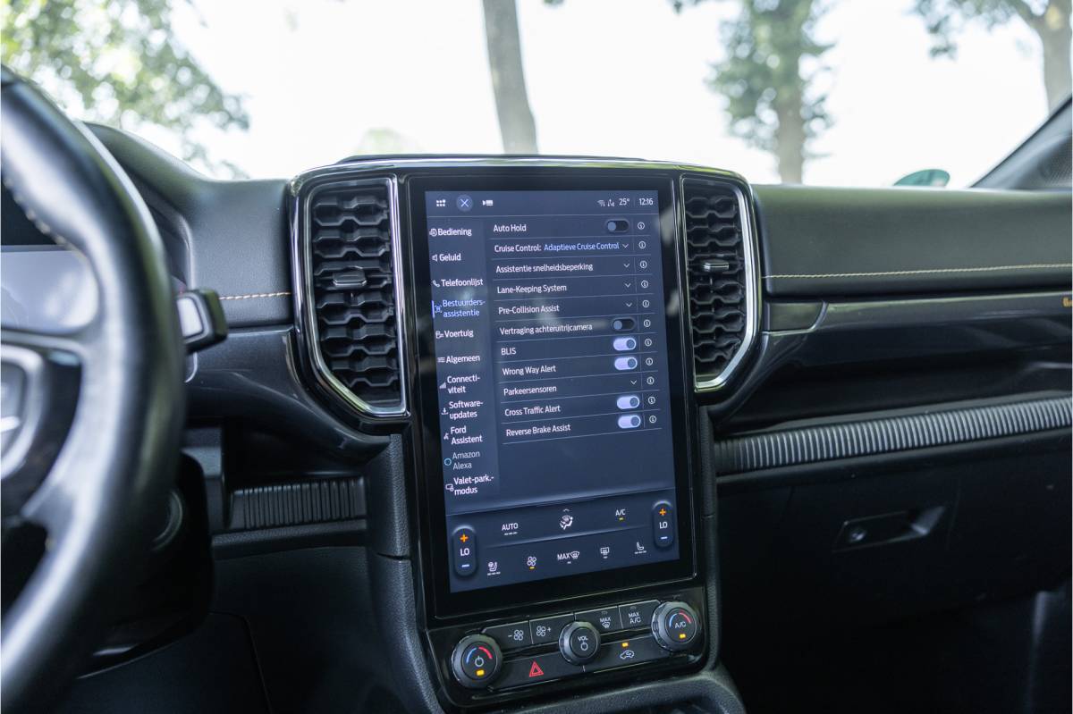 Ford Ranger Ford Ranger 2.0 EcoBlue Wildtrak | Grijs kenteken | ACC | 360 Camera | Bang & Olufsen | Dodehoek detector | Trekhaak | Stoelverwarming | CarPlay | Navigatie | Nieuwe APK