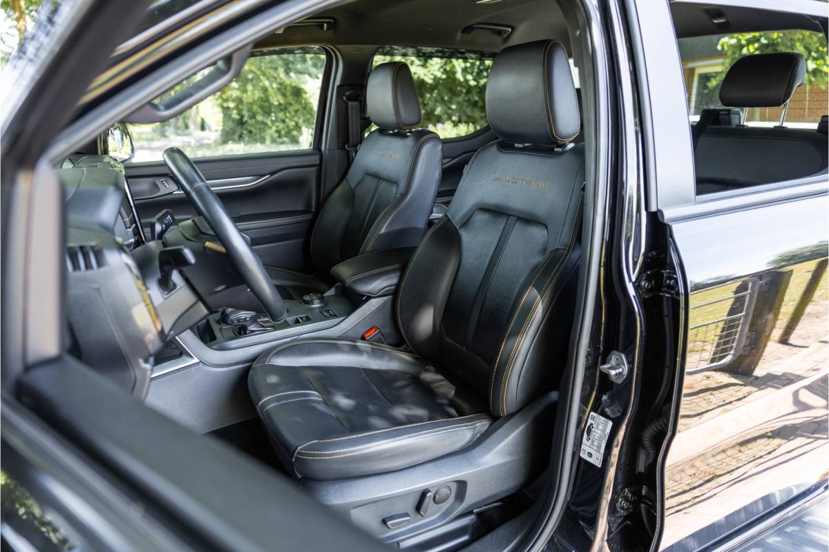Ford Ranger Ford Ranger 2.0 EcoBlue Wildtrak | Grijs kenteken | ACC | 360 Camera | Bang & Olufsen | Dodehoek detector | Trekhaak | Stoelverwarming | CarPlay | Navigatie | Nieuwe APK