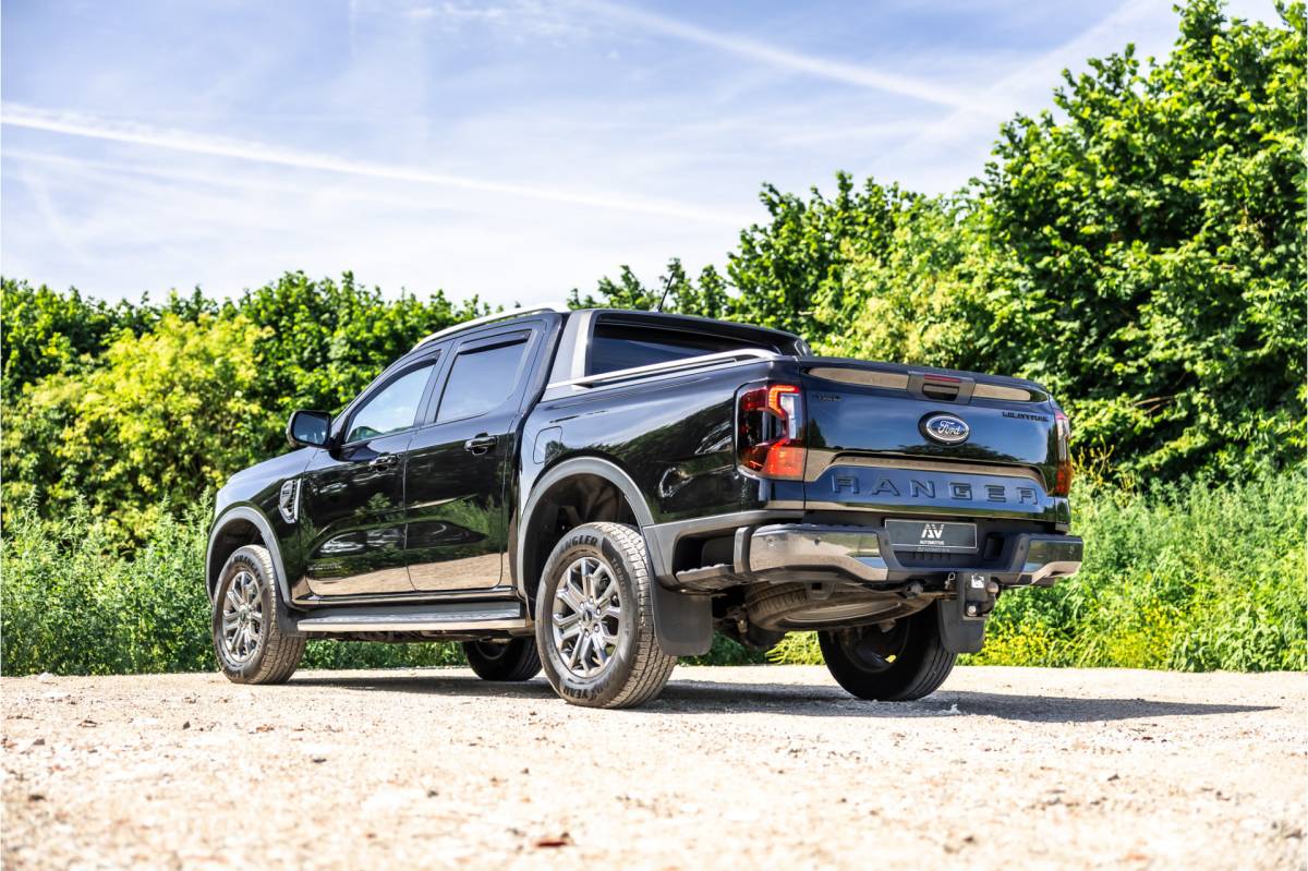 Ford Ranger Ford Ranger 2.0 EcoBlue Wildtrak | Grijs kenteken | ACC | 360 Camera | Bang & Olufsen | Dodehoek detector | Trekhaak | Stoelverwarming | CarPlay | Navigatie | Nieuwe APK