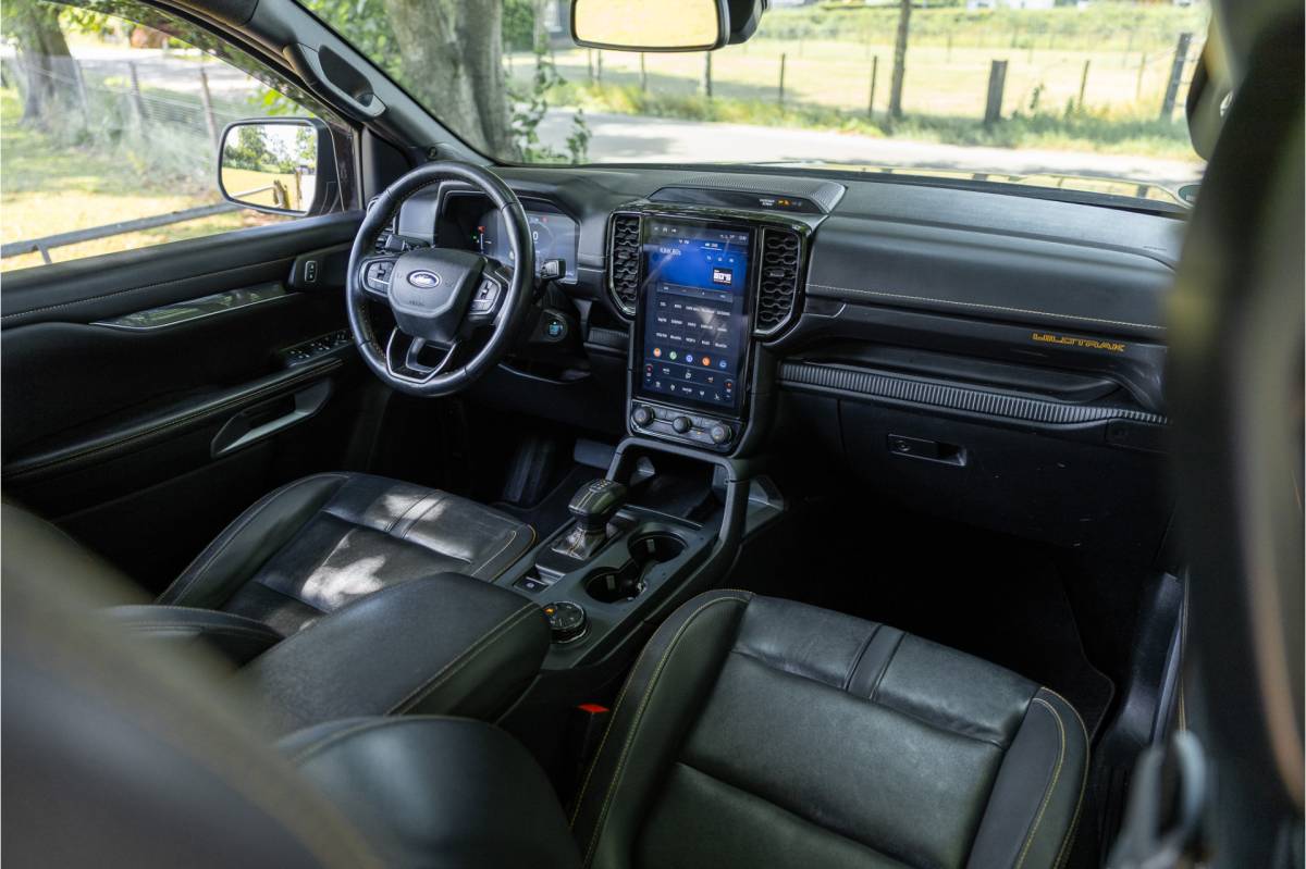 Ford Ranger Ford Ranger 2.0 EcoBlue Wildtrak | Grijs kenteken | ACC | 360 Camera | Bang & Olufsen | Dodehoek detector | Trekhaak | Stoelverwarming | CarPlay | Navigatie | Nieuwe APK