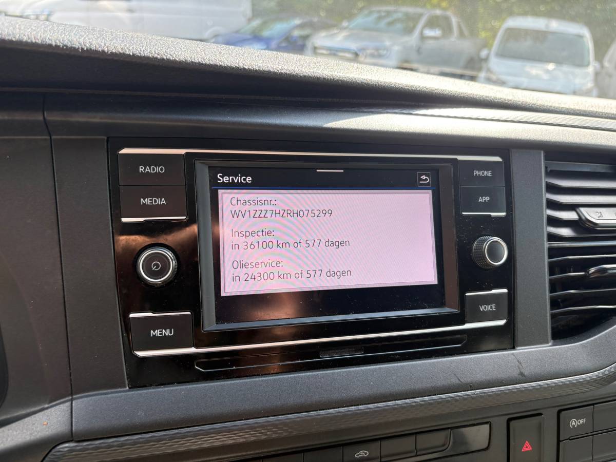 Volkswagen Transporter Volkswagen TRANSPORTER 2.0 TDI L2H1 150PK!|DSG Automaat|airco|achteruitrijcamera|apple carplay|drie zitplaatse