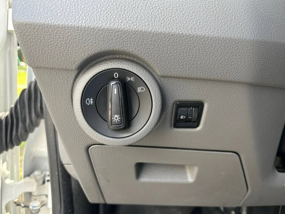Volkswagen Transporter Volkswagen TRANSPORTER 2.0 TDI L2H1 150PK!|DSG Automaat|airco|achteruitrijcamera|apple carplay|drie zitplaatse