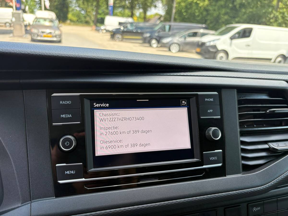 Volkswagen Transporter Volkswagen TRANSPORTER 2.0 TDI L2H1 150PK!|DSG Automaat|airco|achteruitrijcamera|apple carplay|drie zitplaatse