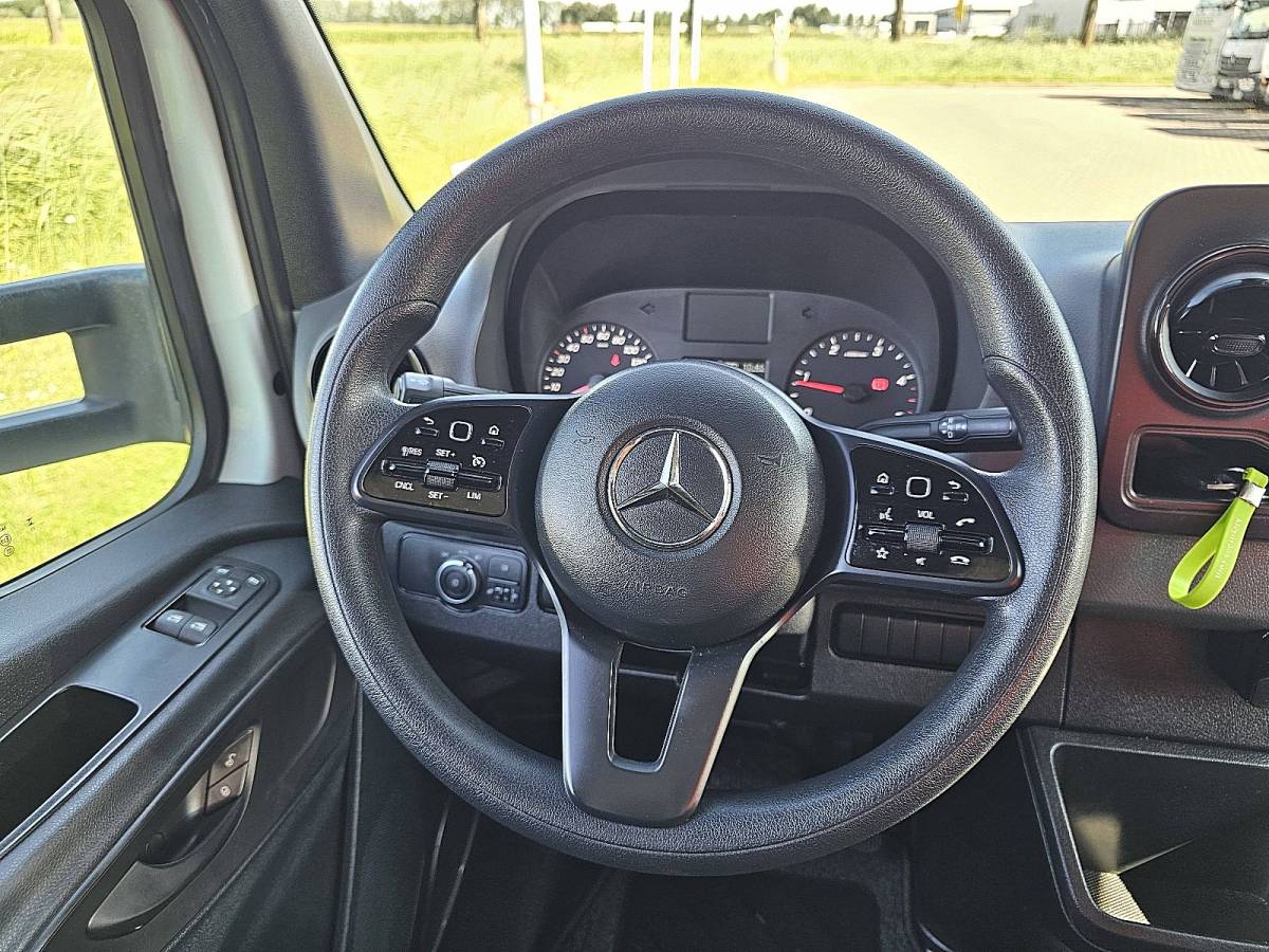 Mercedes-Benz Sprinter MERCEDES-BENZ SPRINTER 515 bakwagen laadklep!