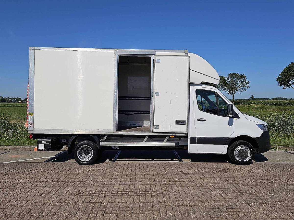 Mercedes-Benz Sprinter MERCEDES-BENZ SPRINTER 515 bakwagen laadklep!