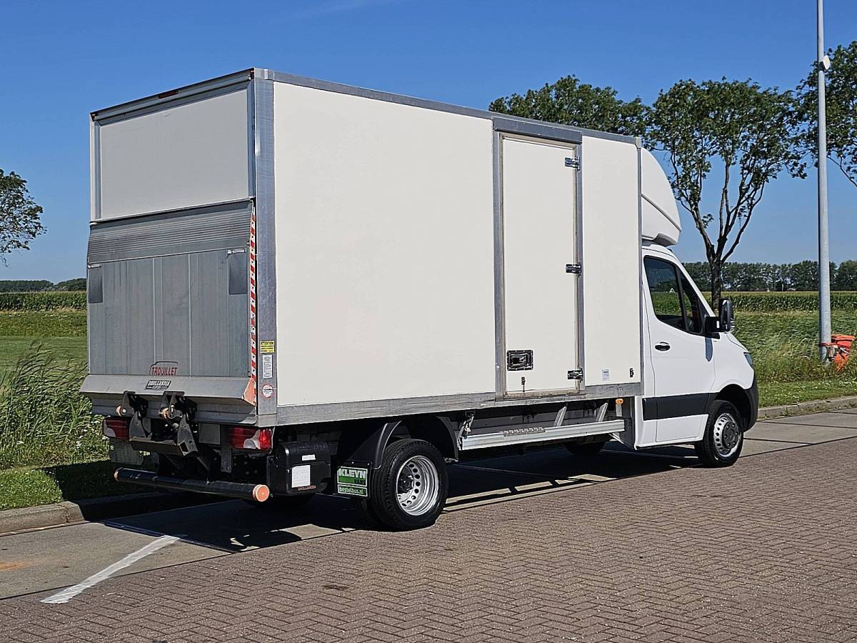 Mercedes-Benz Sprinter MERCEDES-BENZ SPRINTER 515 bakwagen laadklep!