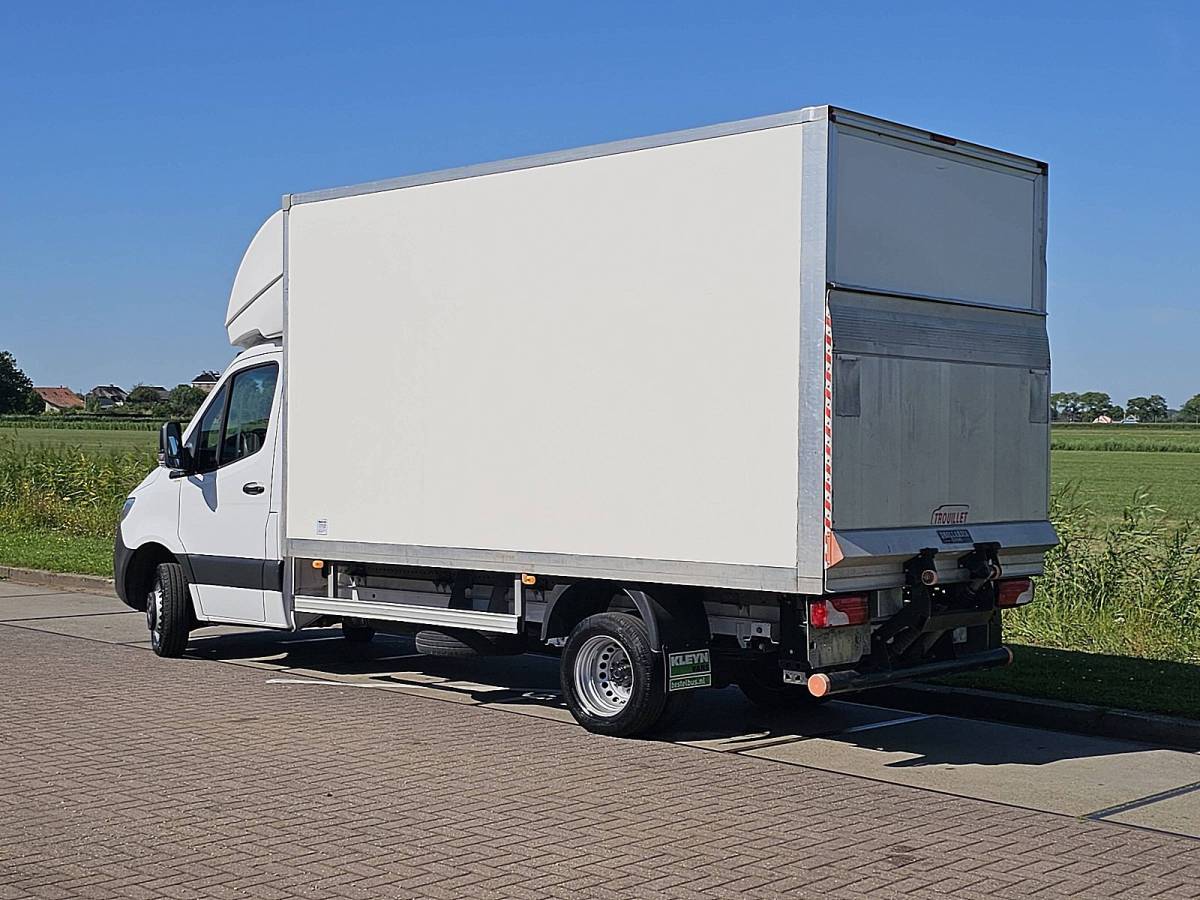 Mercedes-Benz Sprinter MERCEDES-BENZ SPRINTER 515 bakwagen laadklep!
