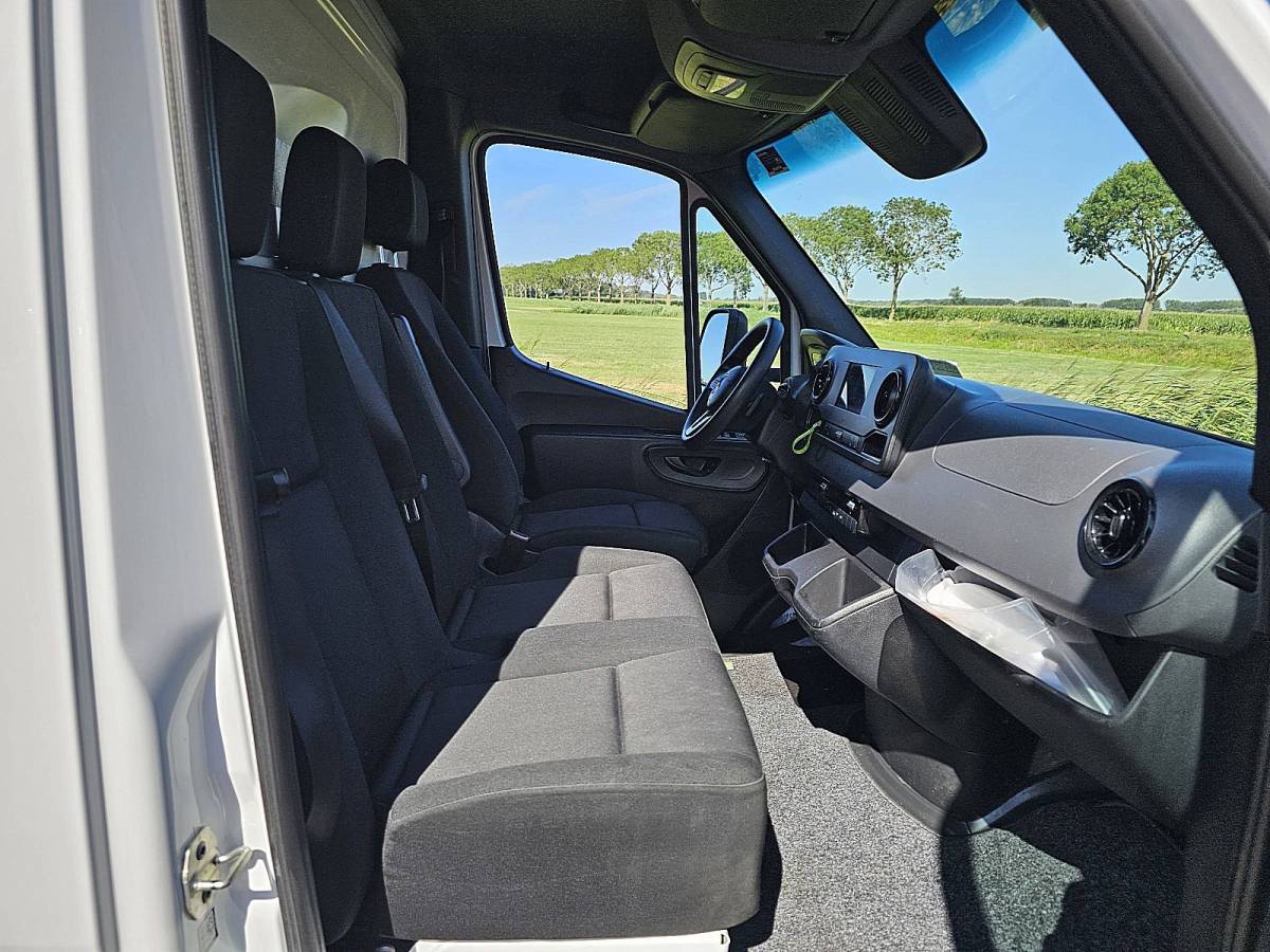 Mercedes-Benz Sprinter MERCEDES-BENZ SPRINTER 515 bakwagen laadklep!