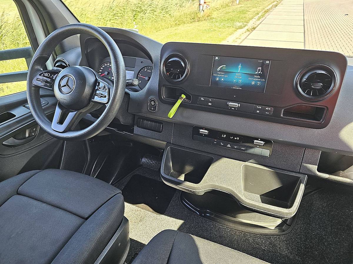 Mercedes-Benz Sprinter MERCEDES-BENZ SPRINTER 515 bakwagen laadklep!