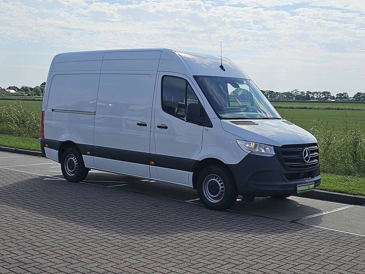 Mercedes-Benz Sprinter MERCEDES-BENZ SPRINTER 317 l2h2 navi mbux ac!