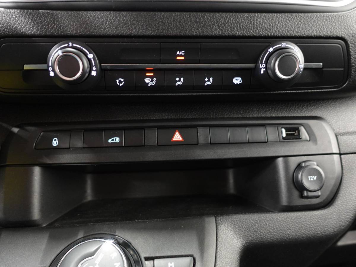 Peugeot Expert Peugeot Expert 2.0 BlueHDI 145PK Automaat Airco Bluetooth Cruise Control Trekhaak Navigatie Carplay