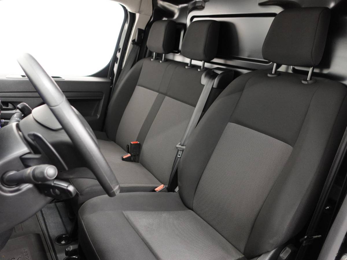 Peugeot Expert Peugeot Expert 2.0 BlueHDI 145PK Automaat Airco Bluetooth Cruise Control Trekhaak Navigatie Carplay