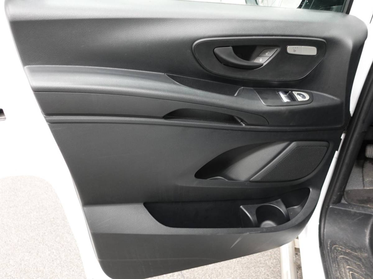 Mercedes-Benz eVito Mercedes-Benz eVito Lang 66 kWh Automaat Airco Cruise Leder Camera Navigatie