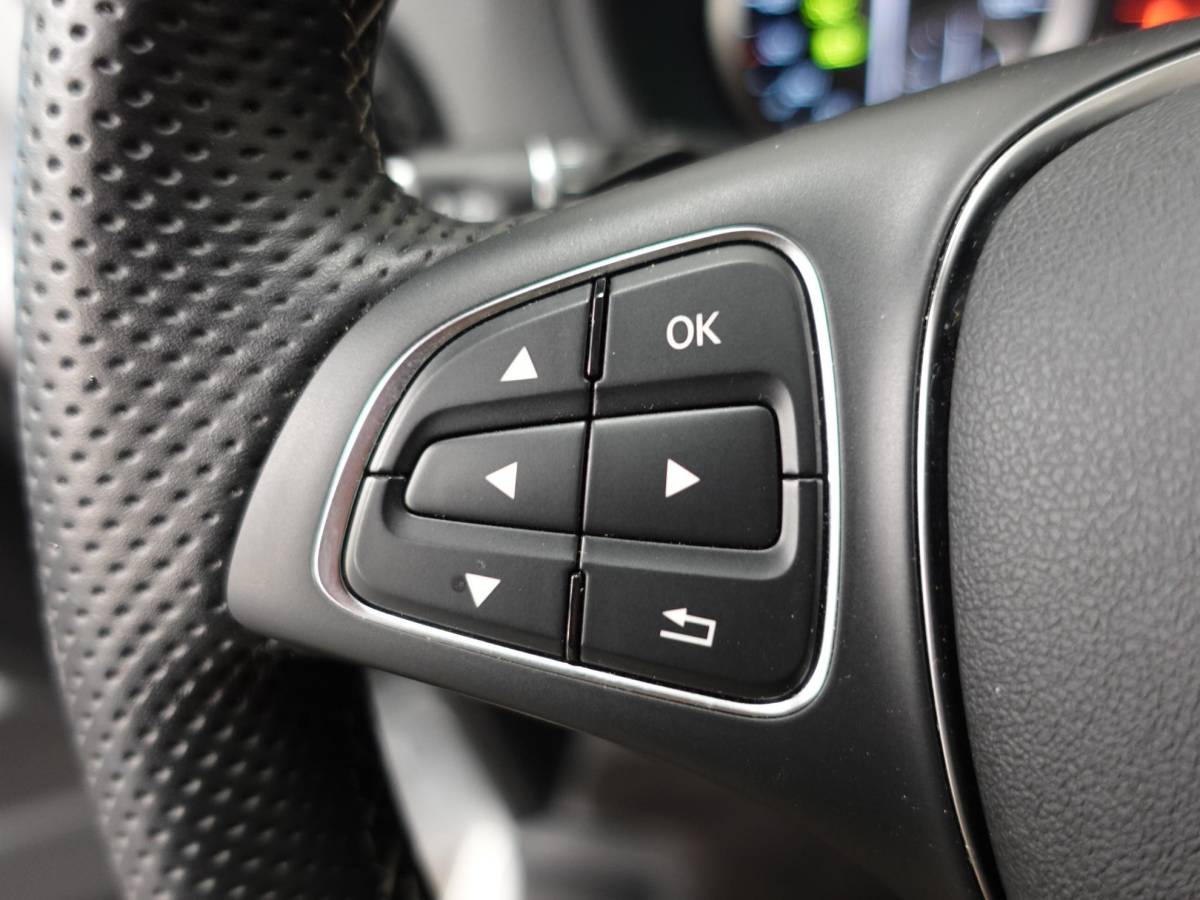 Mercedes-Benz eVito Mercedes-Benz eVito Lang 66 kWh Automaat Airco Cruise Leder Camera Navigatie