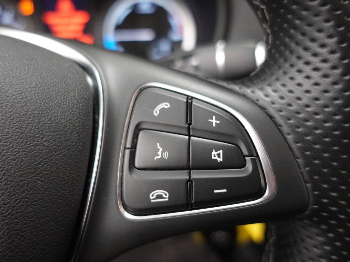 Mercedes-Benz eVito Mercedes-Benz eVito Lang 66 kWh Automaat Airco Cruise Leder Camera Navigatie