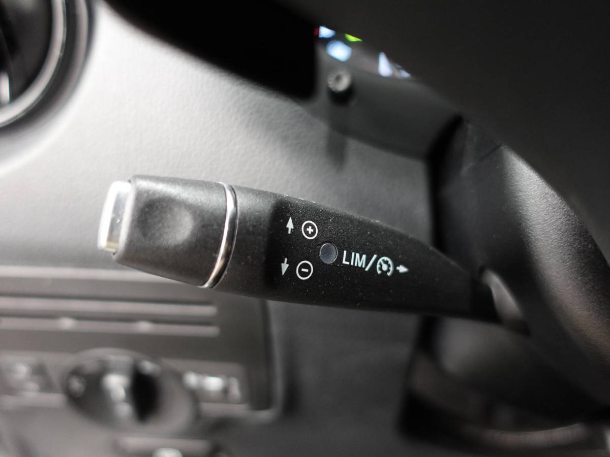 Mercedes-Benz eVito Mercedes-Benz eVito Lang 66 kWh Automaat Airco Cruise Leder Camera Navigatie