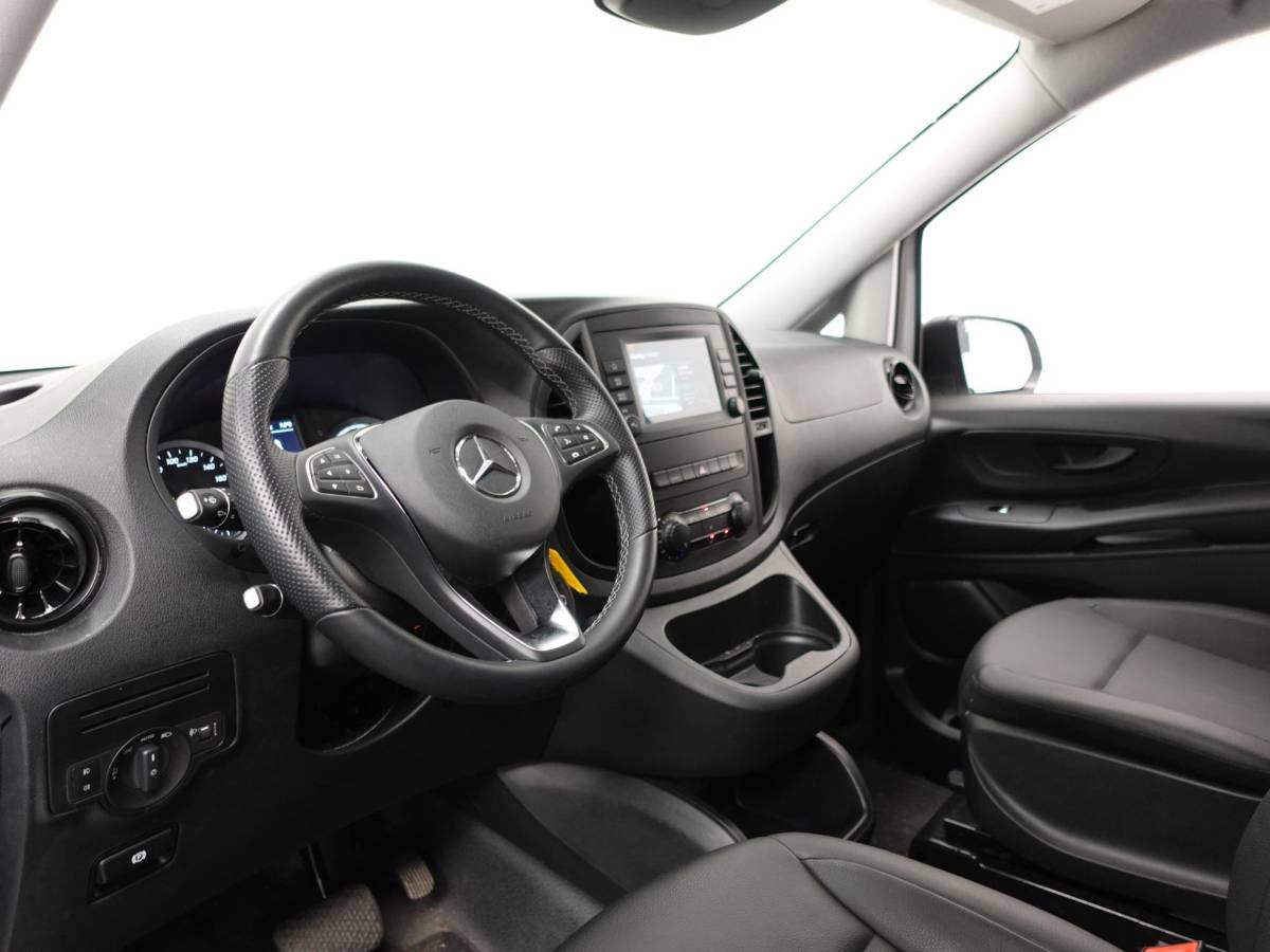 Mercedes-Benz eVito Mercedes-Benz eVito Lang 66 kWh Automaat Airco Cruise Leder Camera Navigatie