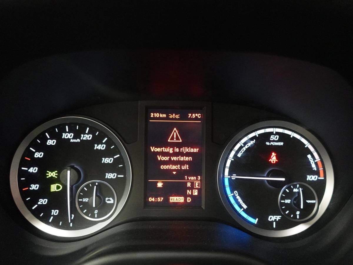 Mercedes-Benz eVito Mercedes-Benz eVito Lang 66 kWh Automaat Airco Cruise Leder Camera Navigatie