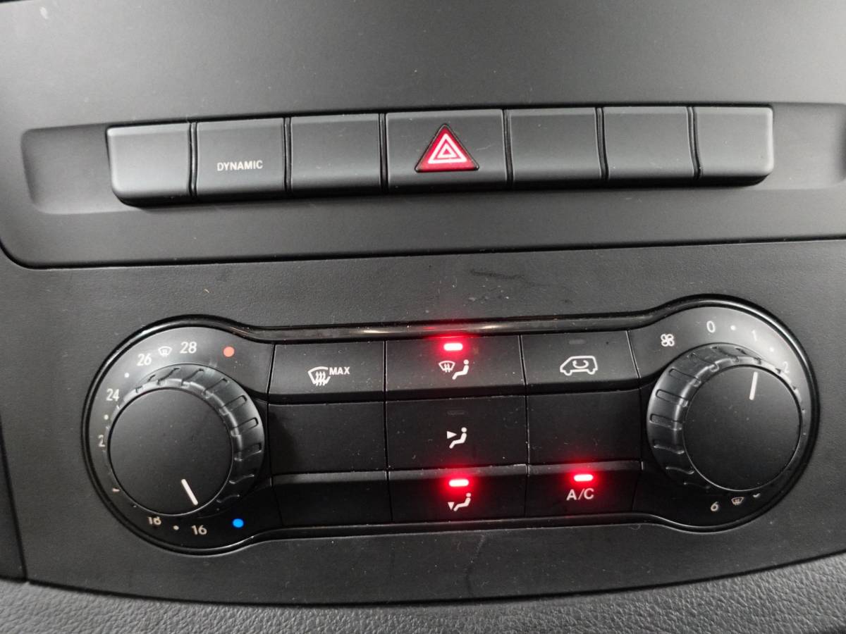Mercedes-Benz eVito Mercedes-Benz eVito Lang 66 kWh Automaat Airco Cruise Leder Camera Navigatie