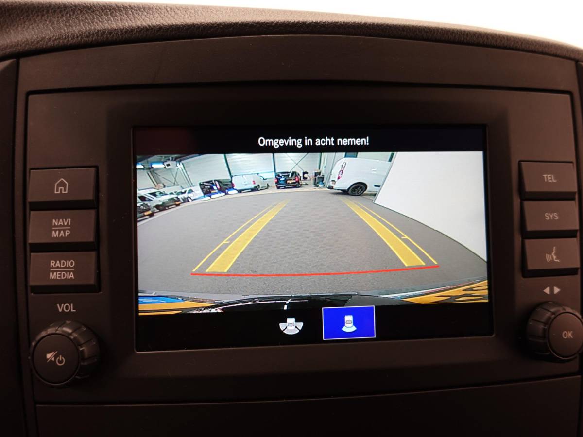 Mercedes-Benz eVito Mercedes-Benz eVito Lang 66 kWh Automaat Airco Cruise Leder Camera Navigatie