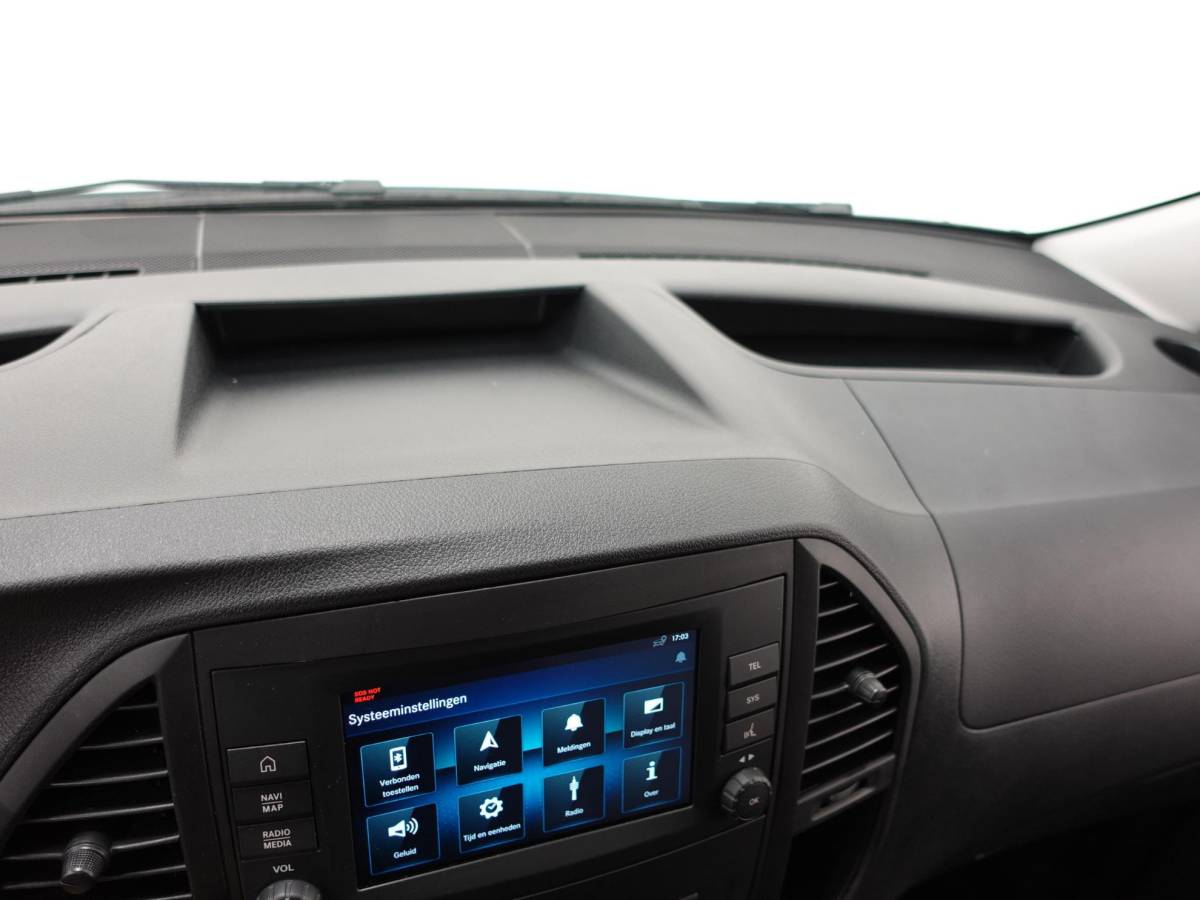 Mercedes-Benz eVito Mercedes-Benz eVito Lang 66 kWh Automaat Airco Cruise Leder Camera Navigatie