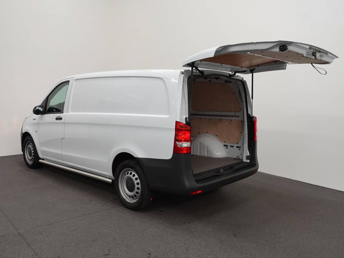 Mercedes-Benz eVito Mercedes-Benz eVito Lang 66 kWh Automaat Airco Cruise Leder Camera Navigatie