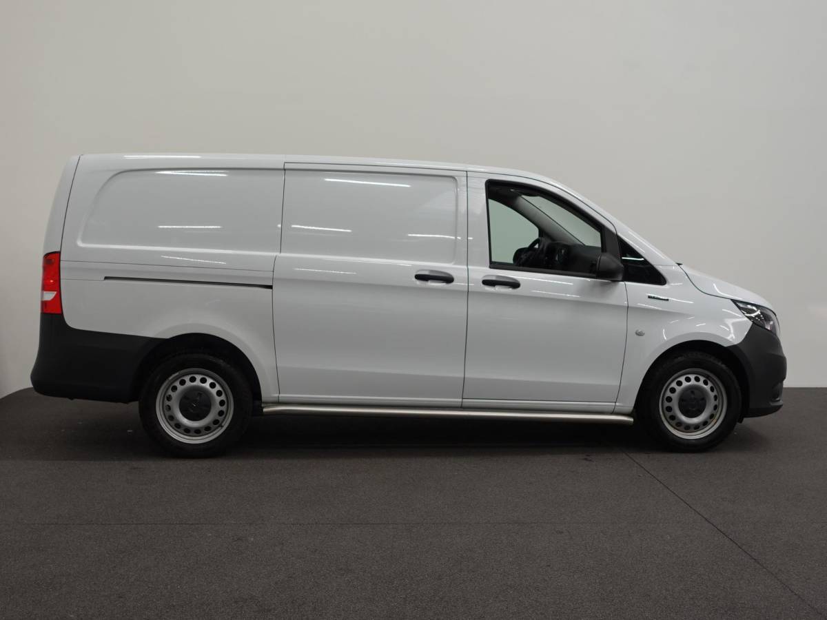 Mercedes-Benz eVito Mercedes-Benz eVito Lang 66 kWh Automaat Airco Cruise Leder Camera Navigatie