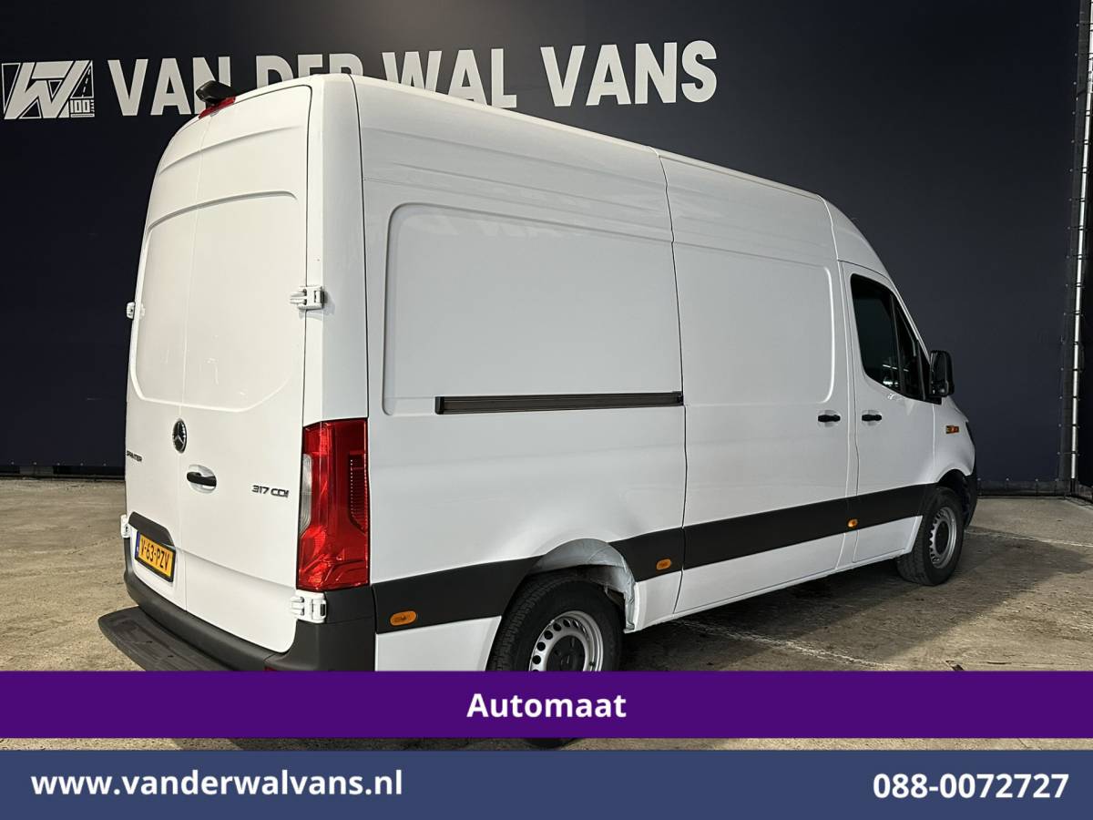 Mercedes-Benz Sprinter Mercedes-Benz Sprinter 317 CDI 170pk 9G-Tronic Automaat L2H2 Facelift Euro6 Airco | Camera | XXL Navigatie | Adaptieve Cruisecontrol | LED Chauffeursstoel, Parkeersensoren, Stoelverwarming, Bijrijdersbank