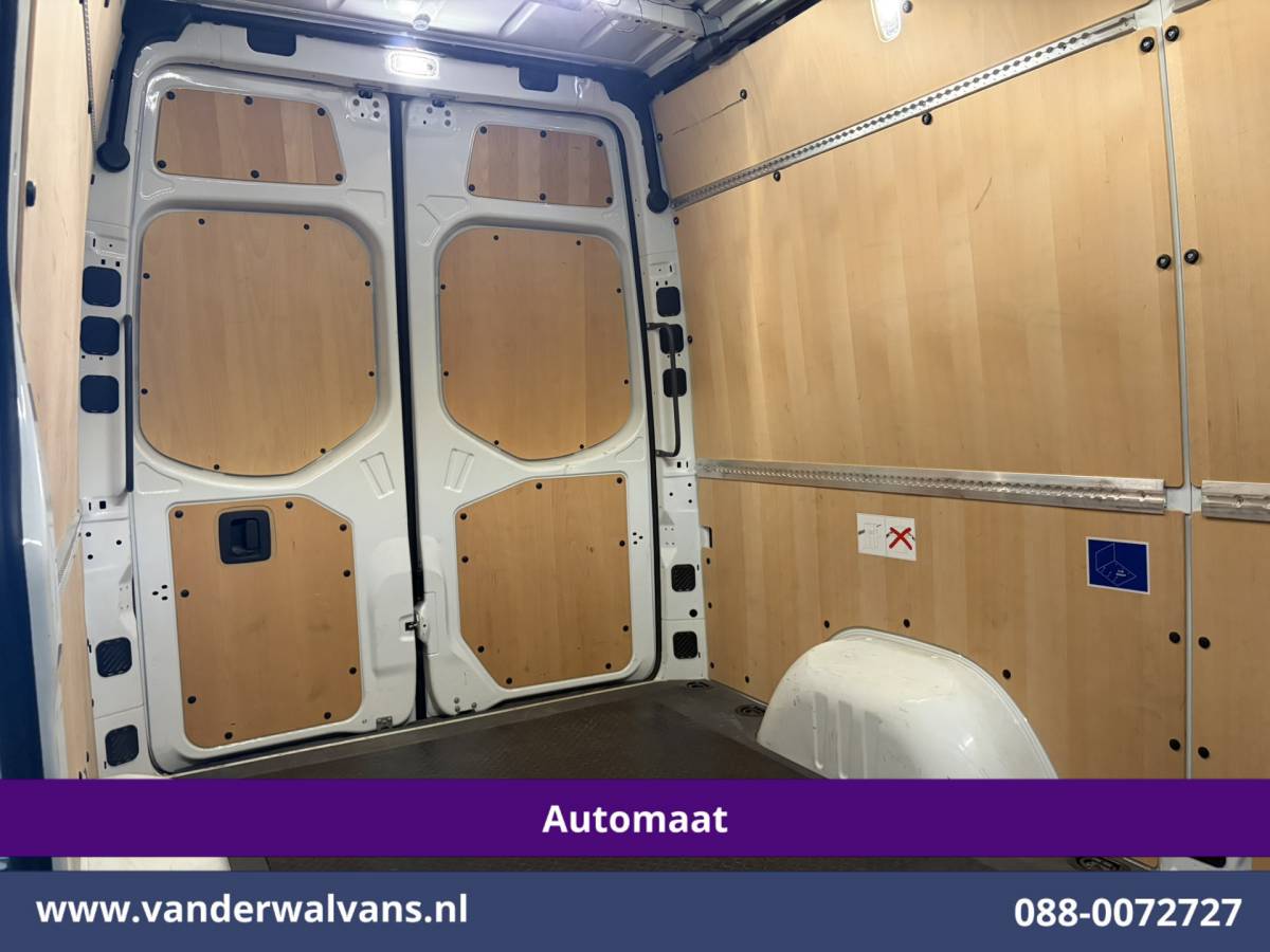 Mercedes-Benz Sprinter Mercedes-Benz Sprinter 317 CDI 170pk 9G-Tronic Automaat L2H2 Facelift Euro6 Airco | Camera | XXL Navigatie | Adaptieve Cruisecontrol | LED Chauffeursstoel, Parkeersensoren, Stoelverwarming, Bijrijdersbank