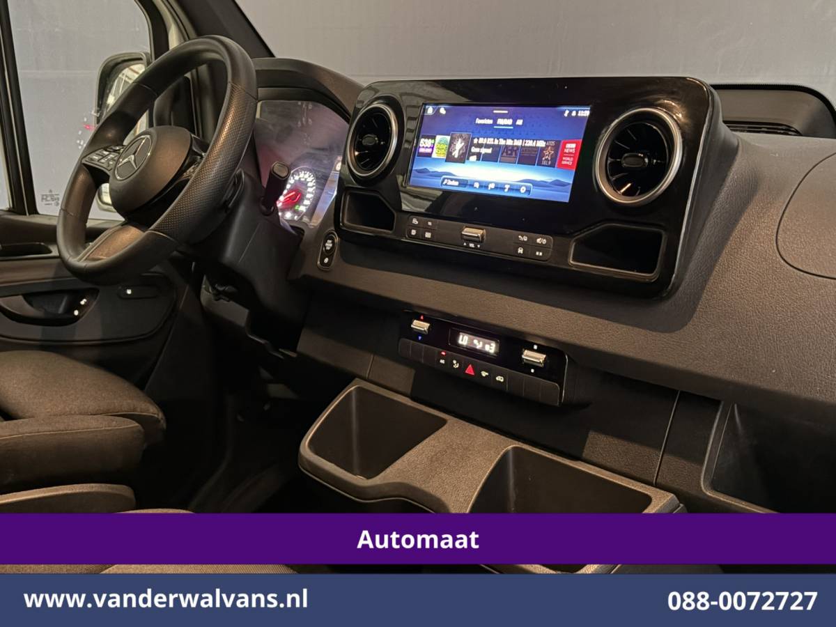 Mercedes-Benz Sprinter Mercedes-Benz Sprinter 317 CDI 170pk 9G-Tronic Automaat L2H2 Facelift Euro6 Airco | Camera | XXL Navigatie | Adaptieve Cruisecontrol | LED Chauffeursstoel, Parkeersensoren, Stoelverwarming, Bijrijdersbank