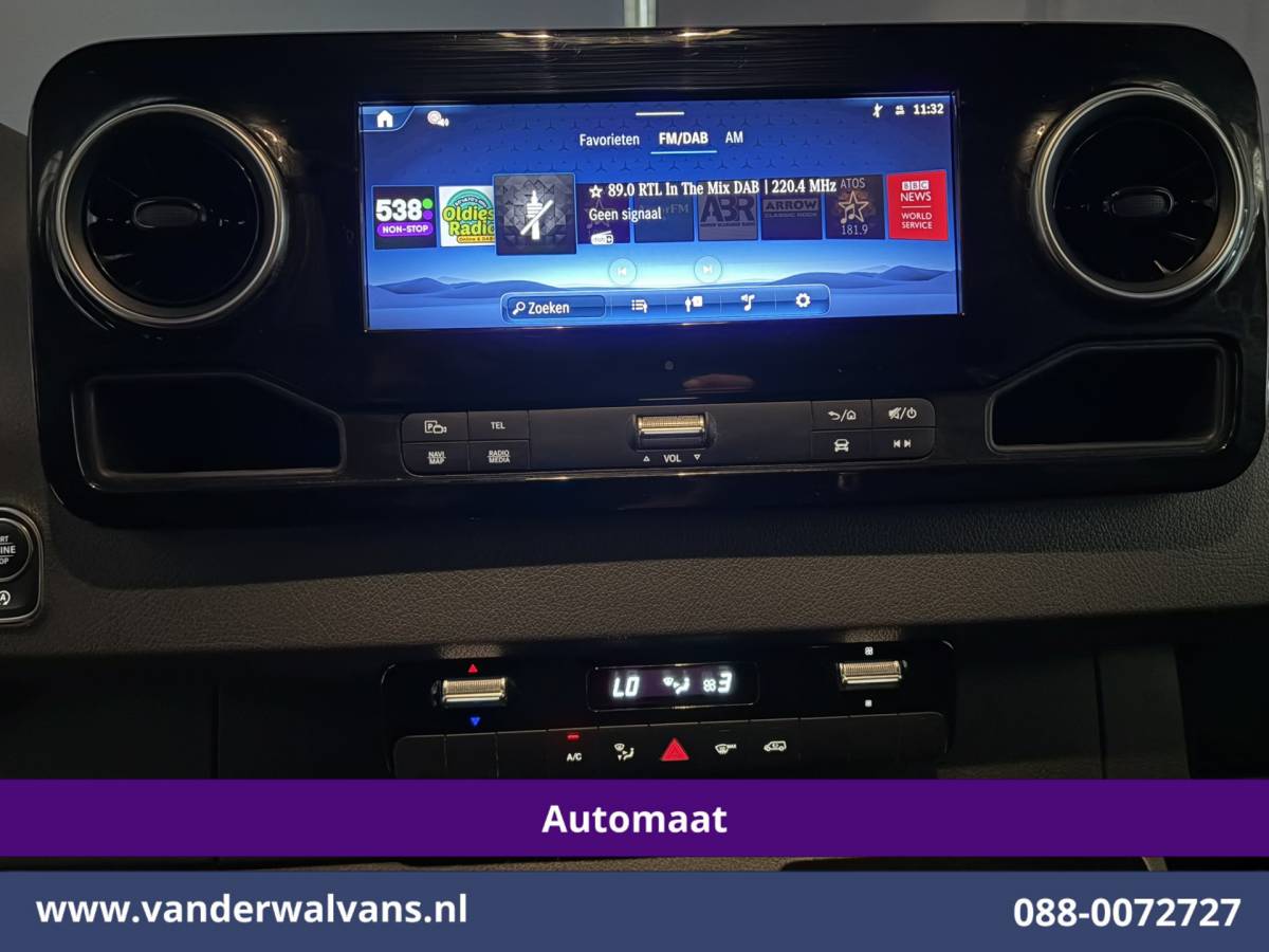 Mercedes-Benz Sprinter Mercedes-Benz Sprinter 317 CDI 170pk 9G-Tronic Automaat L2H2 Facelift Euro6 Airco | Camera | XXL Navigatie | Adaptieve Cruisecontrol | LED Chauffeursstoel, Parkeersensoren, Stoelverwarming, Bijrijdersbank