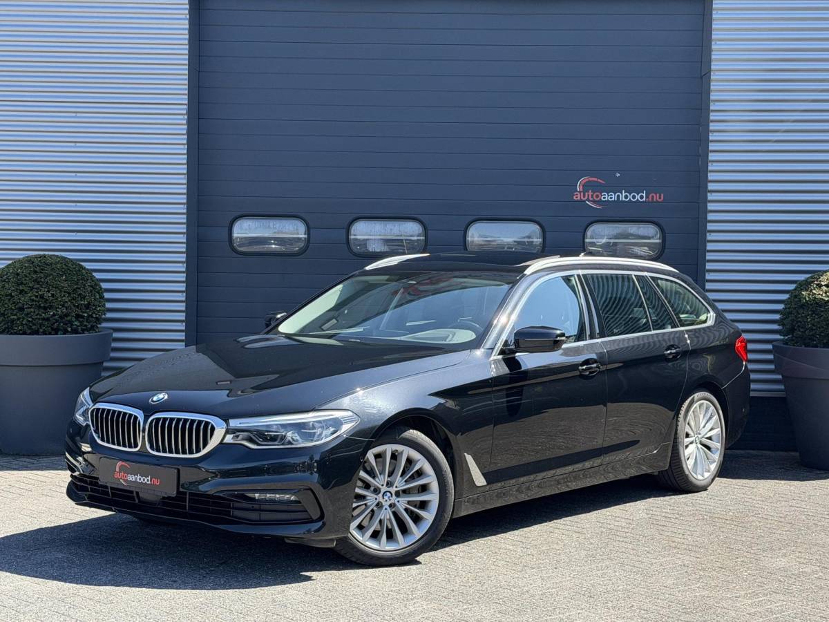 BMW 5 Serie BMW 5-serie Touring 540i xDrive High Executive Edition | Panoramadak | 360* Camera | Elektrische Achterklep | Climate Control |