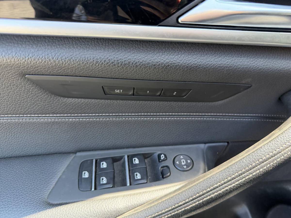 BMW 5 Serie BMW 5-serie Touring 540i xDrive High Executive Edition | Panoramadak | 360* Camera | Elektrische Achterklep | Climate Control |