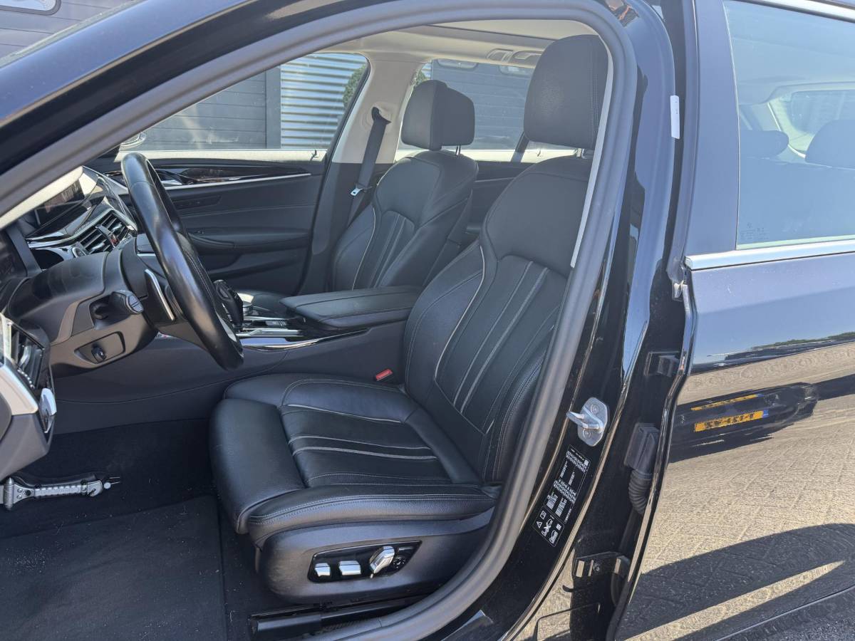 BMW 5 Serie BMW 5-serie Touring 540i xDrive High Executive Edition | Panoramadak | 360* Camera | Elektrische Achterklep | Climate Control |