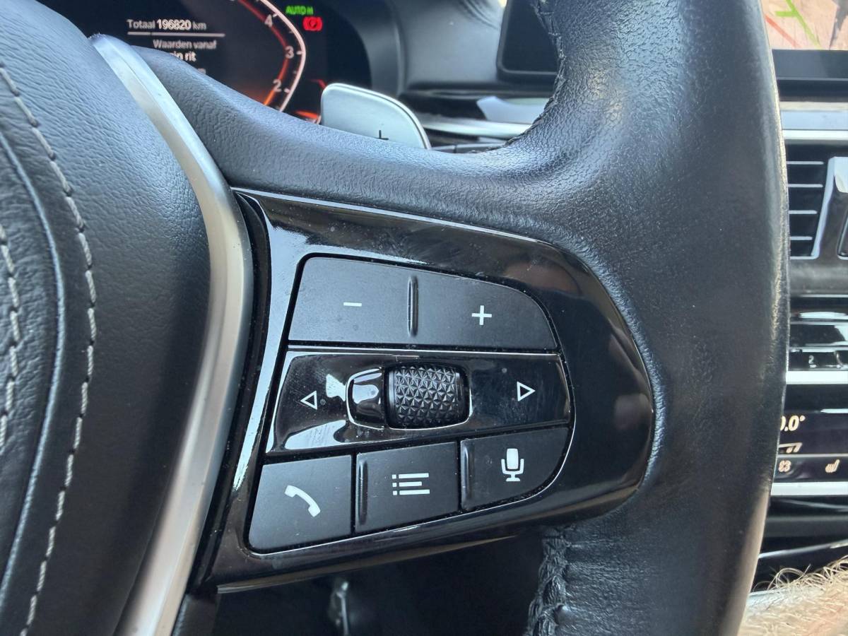 BMW 5 Serie BMW 5-serie Touring 540i xDrive High Executive Edition | Panoramadak | 360* Camera | Elektrische Achterklep | Climate Control |
