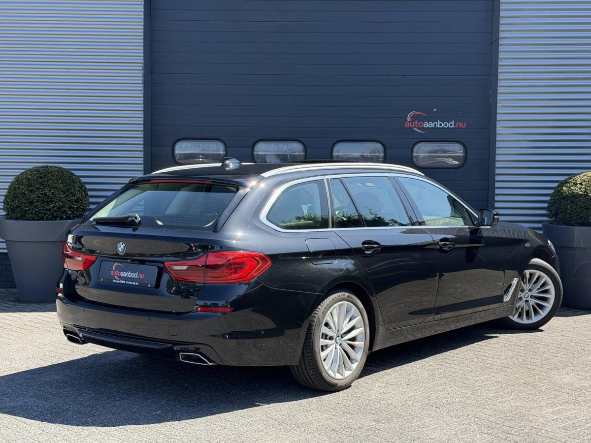 BMW 5 Serie BMW 5-serie Touring 540i xDrive High Executive Edition | Panoramadak | 360* Camera | Elektrische Achterklep | Climate Control |