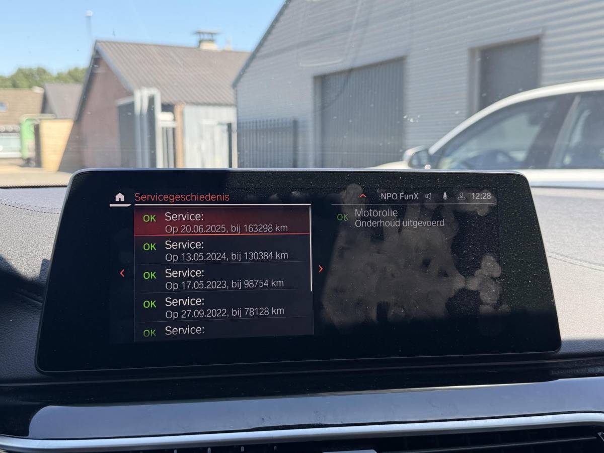 BMW 5 Serie BMW 5-serie Touring 540i xDrive High Executive Edition | Panoramadak | 360* Camera | Elektrische Achterklep | Climate Control |