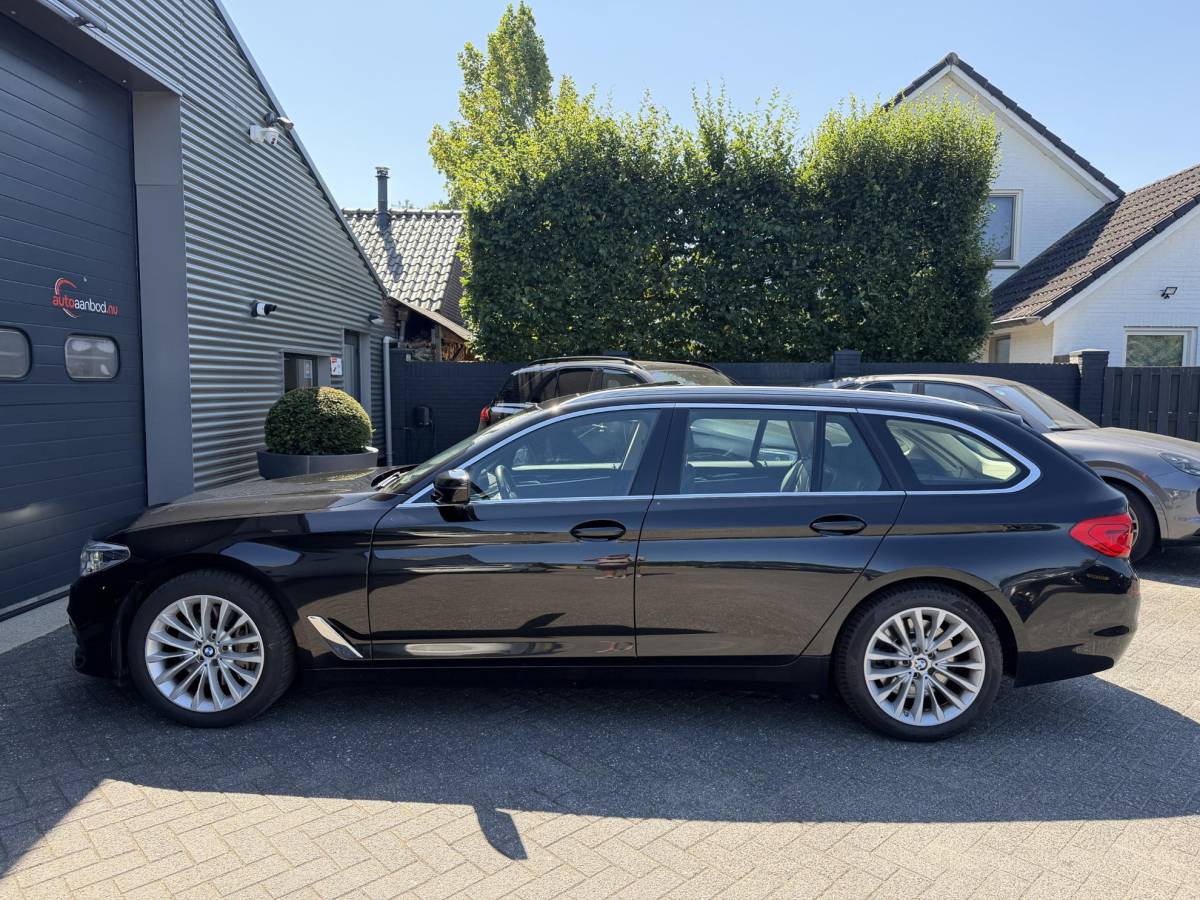 BMW 5 Serie BMW 5-serie Touring 540i xDrive High Executive Edition | Panoramadak | 360* Camera | Elektrische Achterklep | Climate Control |