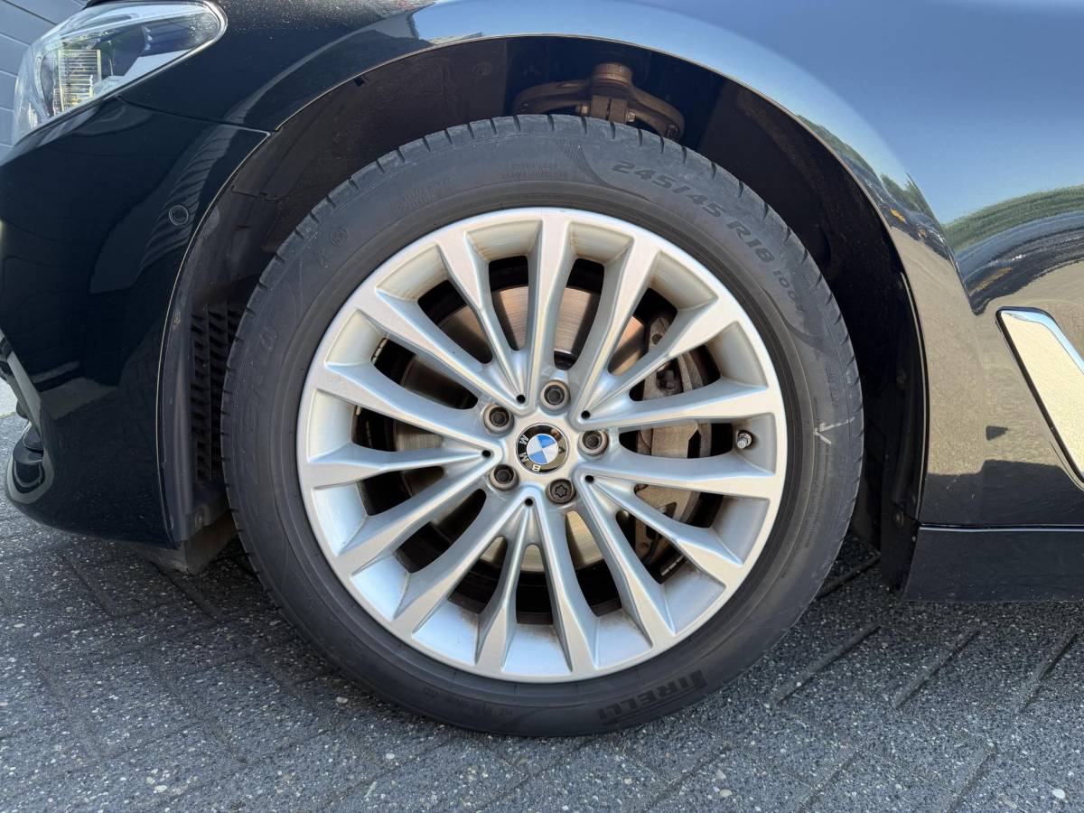BMW 5 Serie BMW 5-serie Touring 540i xDrive High Executive Edition | Panoramadak | 360* Camera | Elektrische Achterklep | Climate Control |