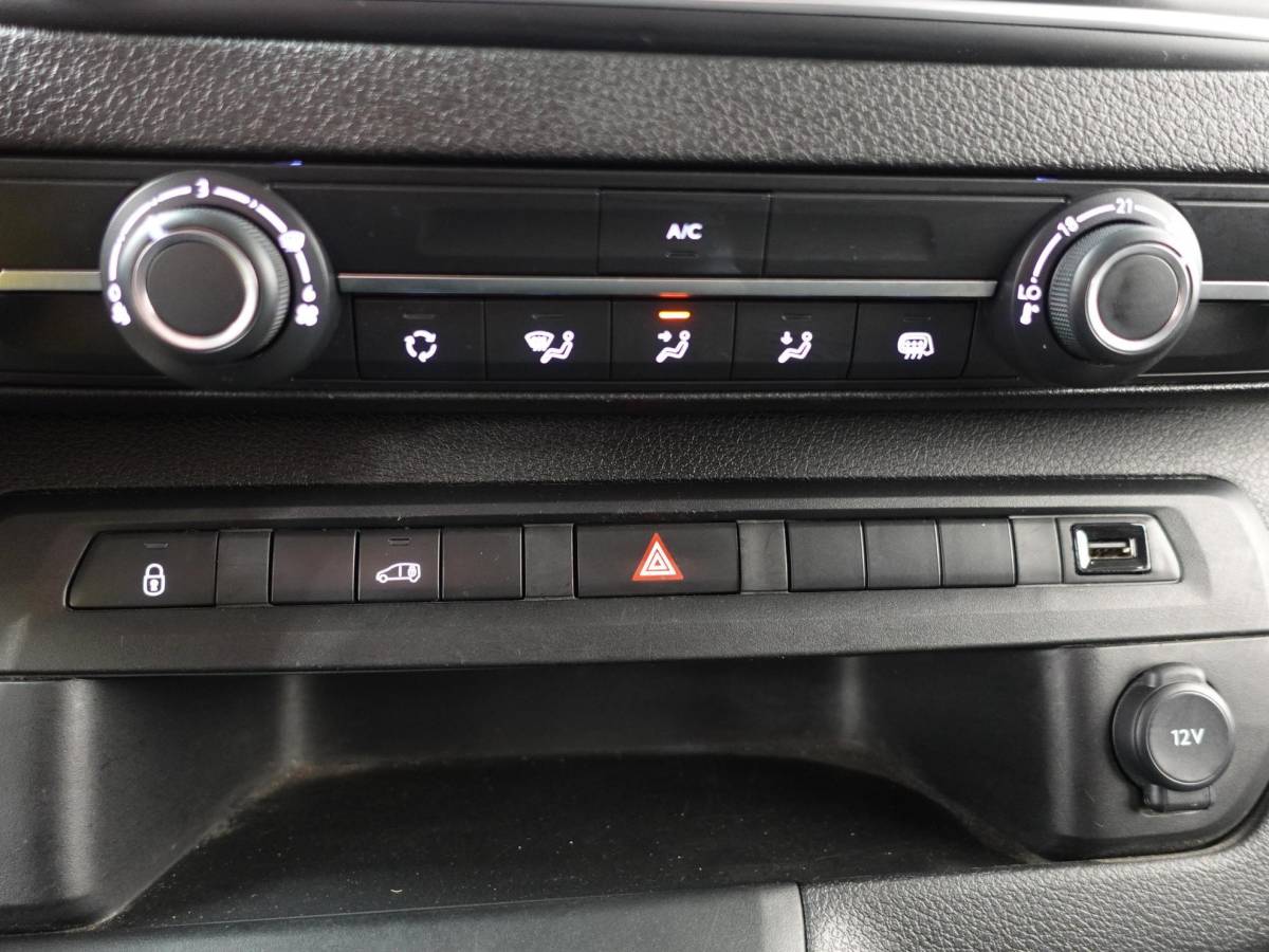 Peugeot Expert Peugeot Expert 2.0 BlueHDI 145PK L3 Automaat Navigatie Airco Trekhaak Carplay Parkeersensoren