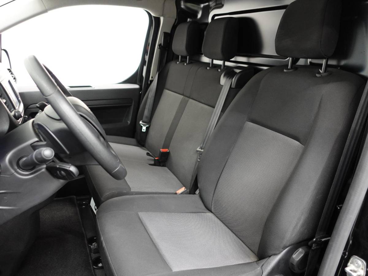 Peugeot Expert Peugeot Expert 2.0 BlueHDI 145PK L3 Automaat Navigatie Airco Trekhaak Carplay Parkeersensoren