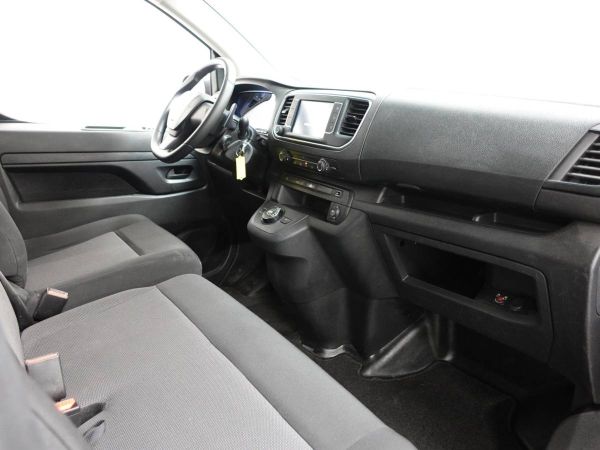 Peugeot Expert Peugeot Expert 2.0 BlueHDI 145PK L3 Automaat Navigatie Airco Trekhaak Carplay Parkeersensoren