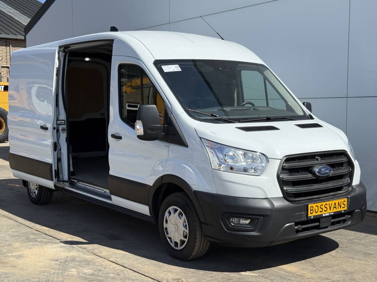 Ford Transit Ford Transit 2.0 TDCI 130PK L3H2 Airco Cruise control Parkeersensoren v+a Camera Voorruitverwarming