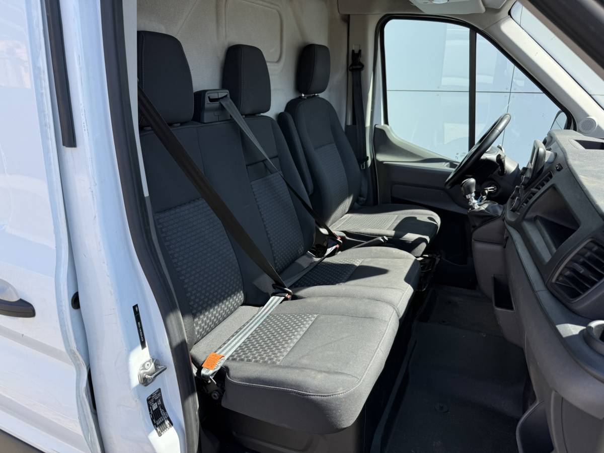 Ford Transit Ford Transit 2.0 TDCI 130PK L3H2 Airco Cruise control Parkeersensoren v+a Camera Voorruitverwarming