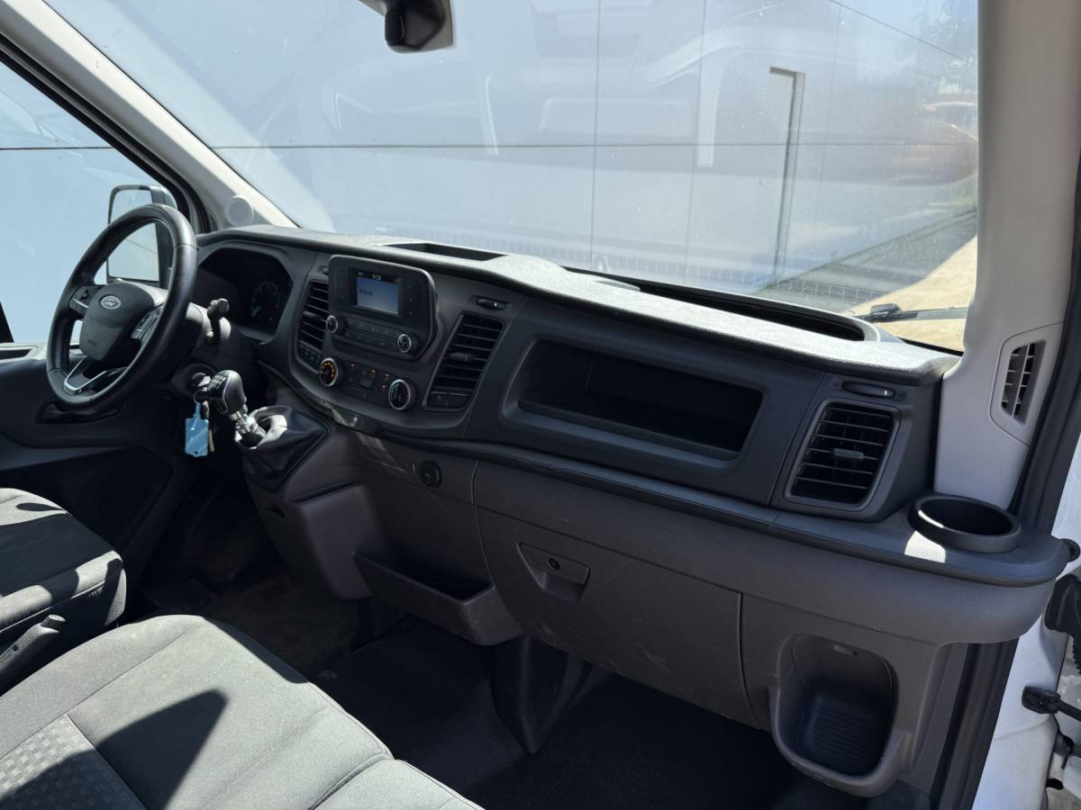 Ford Transit Ford Transit 2.0 TDCI 130PK L3H2 Airco Cruise control Parkeersensoren v+a Camera Voorruitverwarming