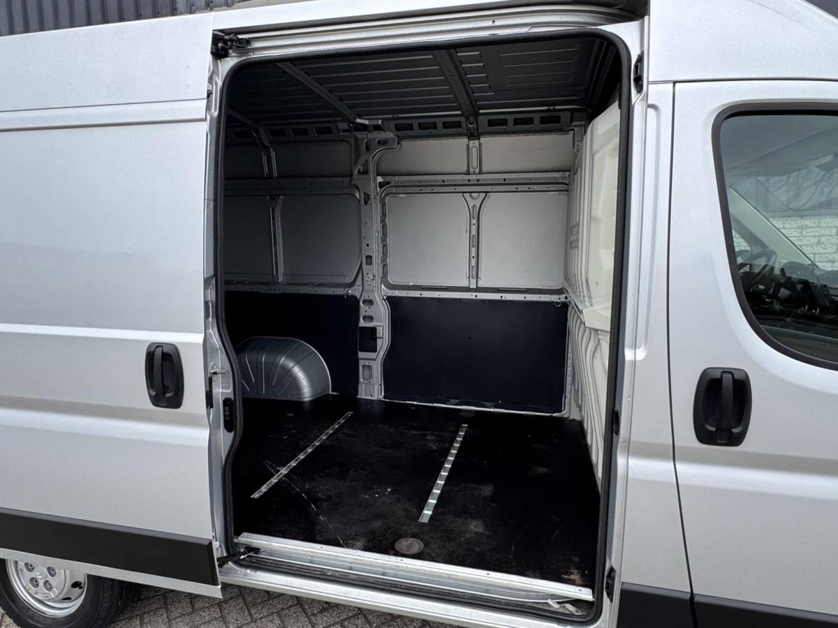 Citroën Jumper Citroen Jumper 30 2.2 BlueHDi 140pk L2H2 Control Economy