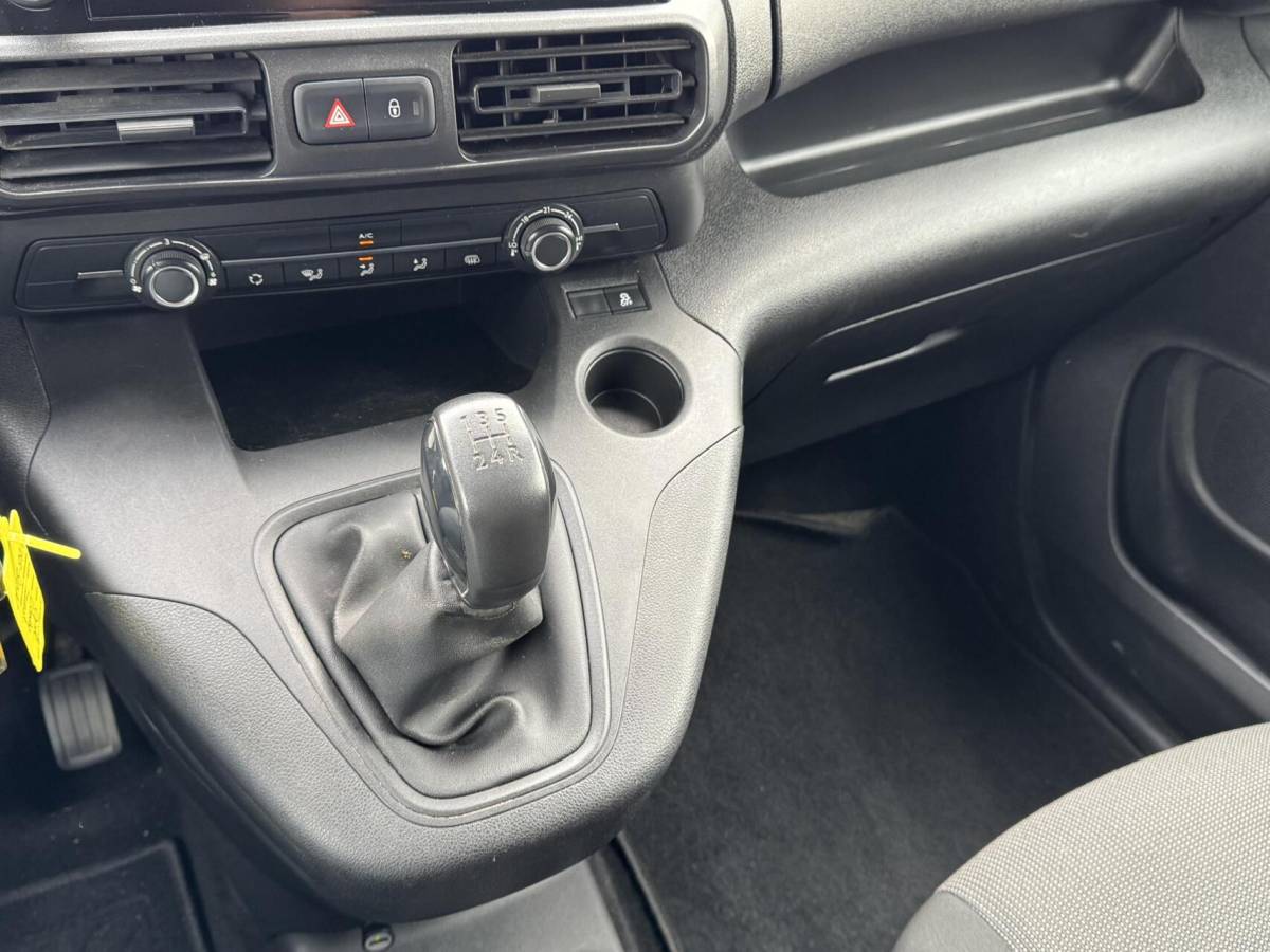 Opel Combo Opel Combo 1.6D L1H1 Edition Trekhaak/Carplay/Navi/Cruise/DAB/Parkeersensoren