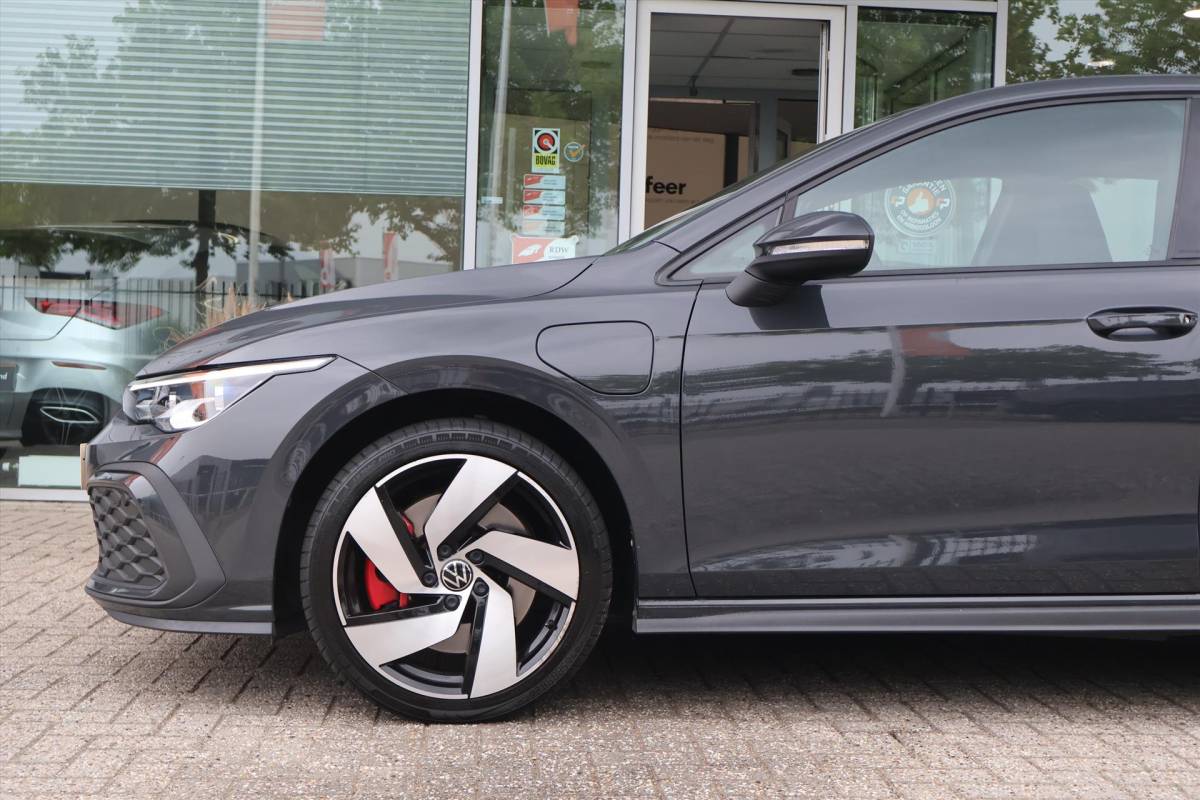 Volkswagen Golf Volkswagen Golf 1.4 eHybrid GTE 204pk DSG I Navi I ACC I Stoelverwarming I Keyless I Climate I Carplay
