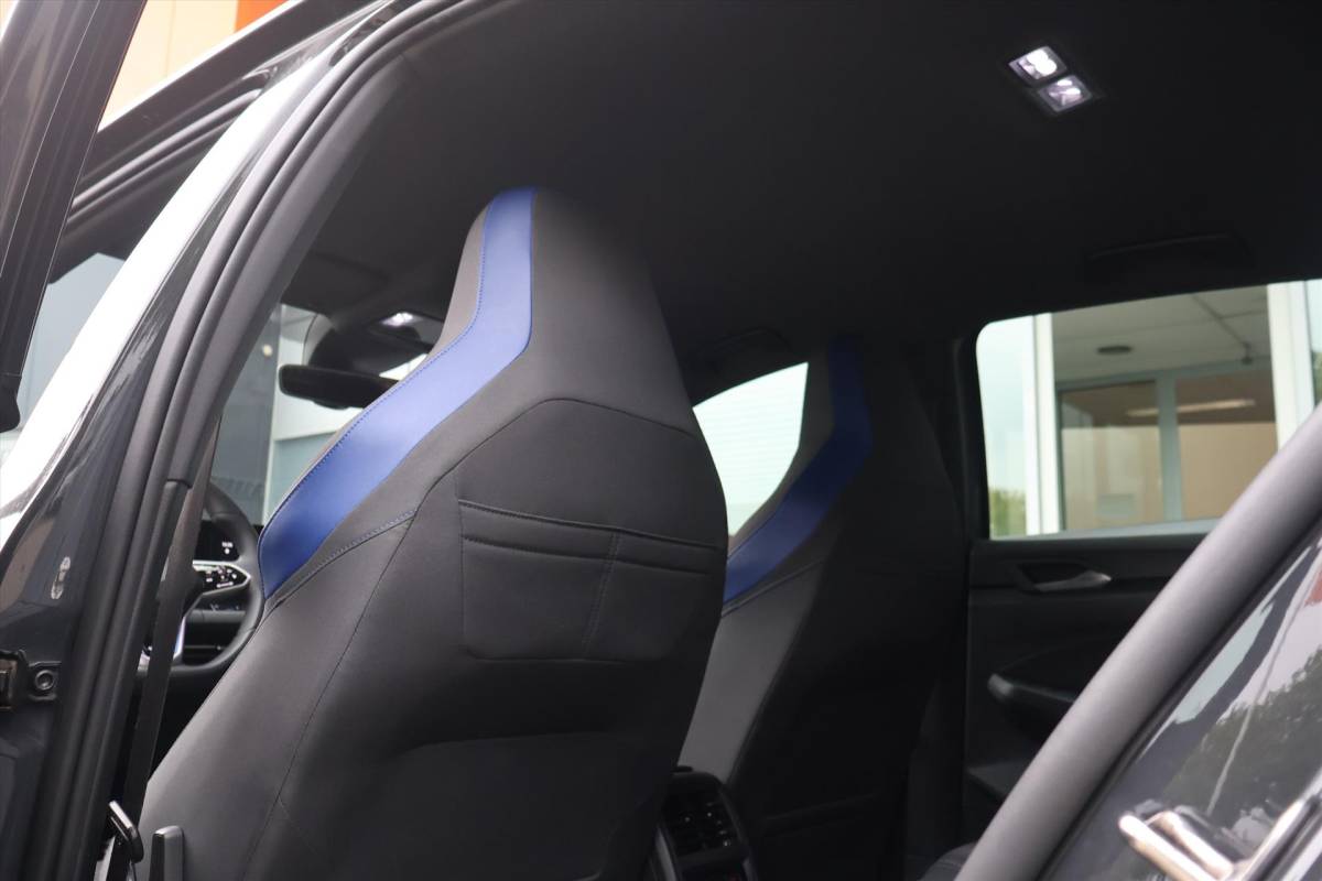 Volkswagen Golf Volkswagen Golf 1.4 eHybrid GTE 204pk DSG I Navi I ACC I Stoelverwarming I Keyless I Climate I Carplay