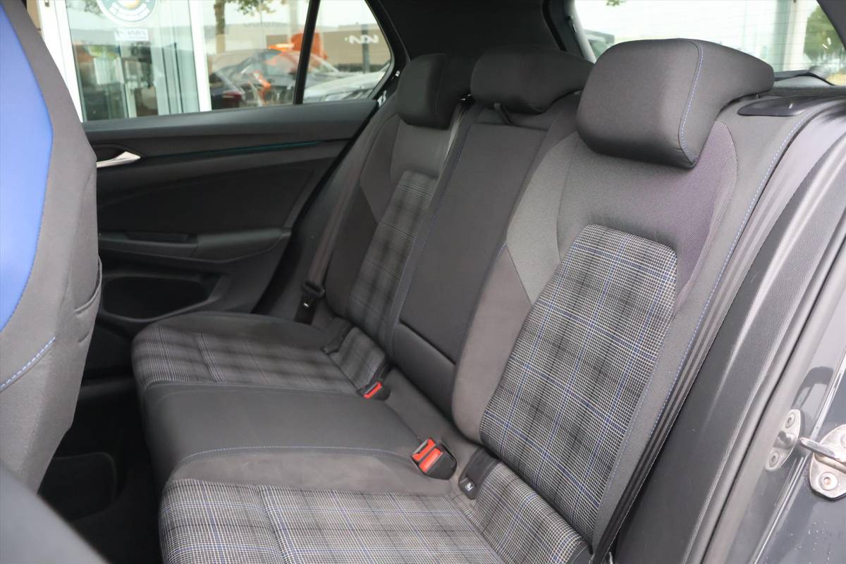 Volkswagen Golf Volkswagen Golf 1.4 eHybrid GTE 204pk DSG I Navi I ACC I Stoelverwarming I Keyless I Climate I Carplay
